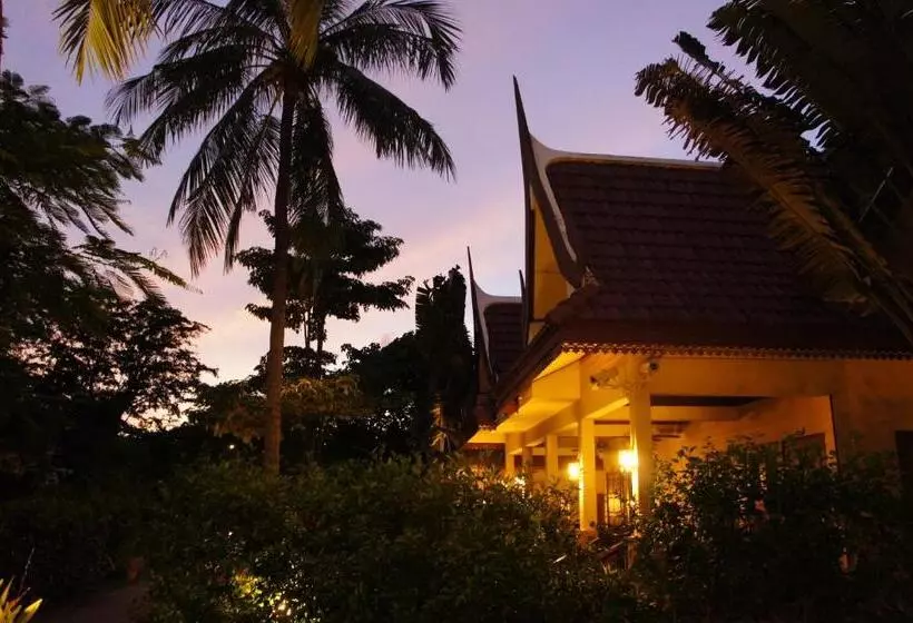 デラックススタジオ, Palm Village