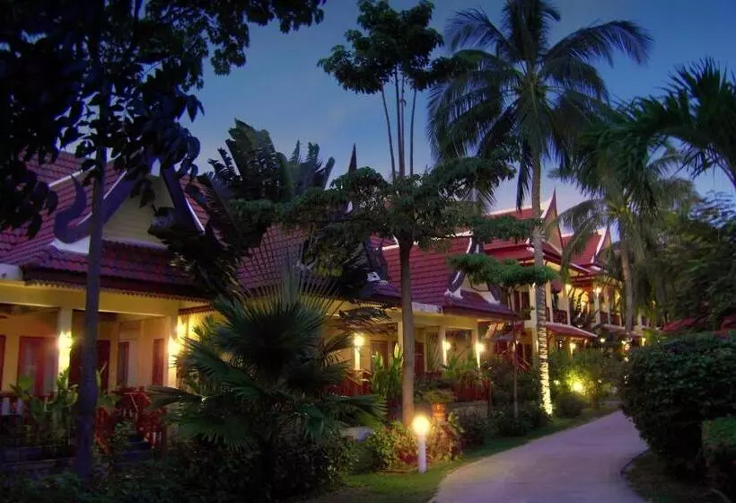 デラックススタジオ, Palm Village