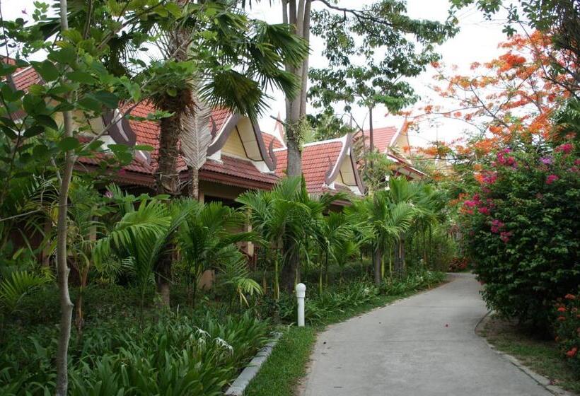 Студия Deluxe, Palm Village