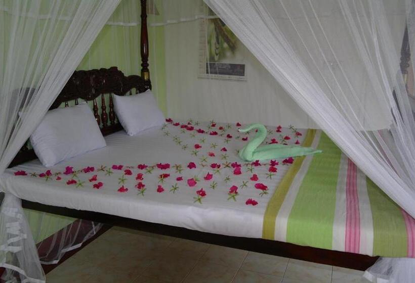 Номер Стандарт с Балконом, Castle Bay Resort