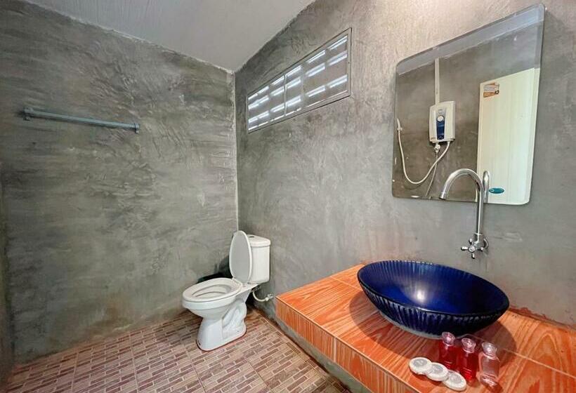 标准三人间, Paradise Bungalows