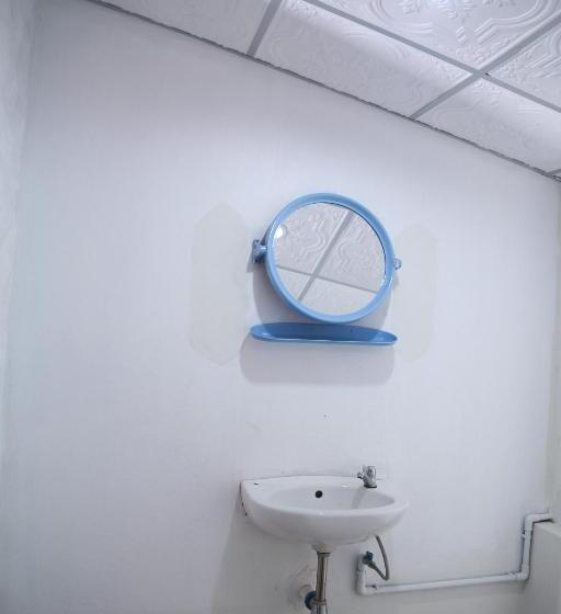 共用房间的床, Paradise Bungalows