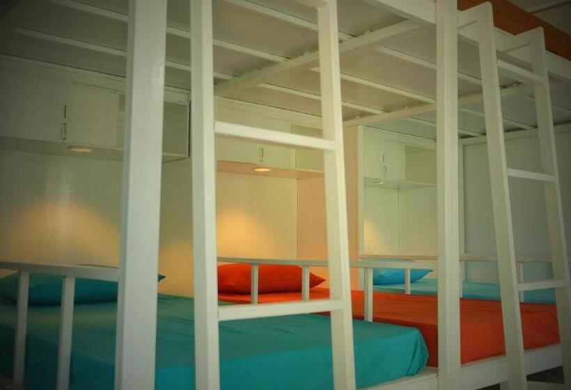 Lit en Chambre Commune, Paradise Bungalows