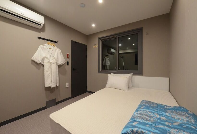 اتاق استاندارد, Top Motel Busan