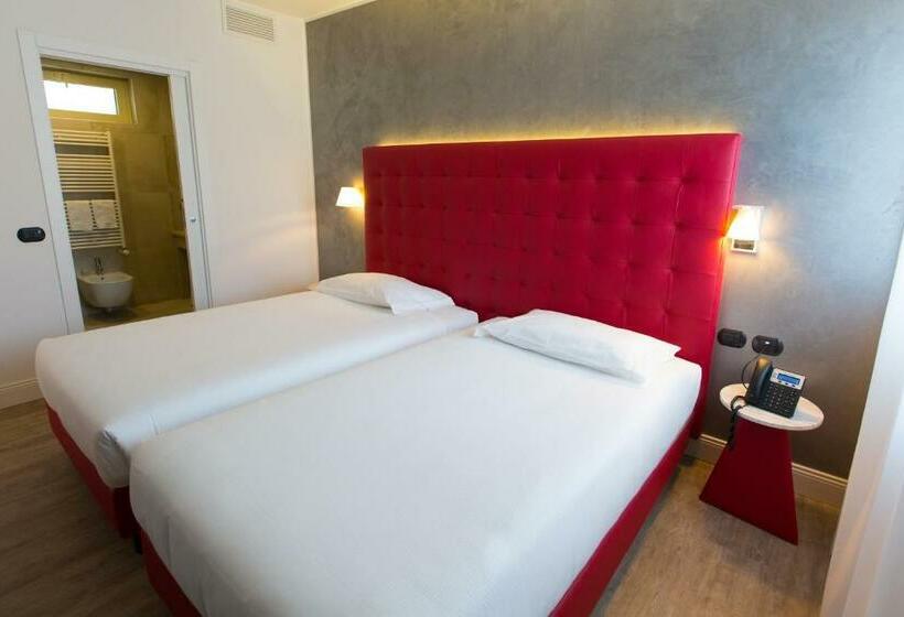 Suite with lake view, Al Campanile   Luxury Suites & Apartments