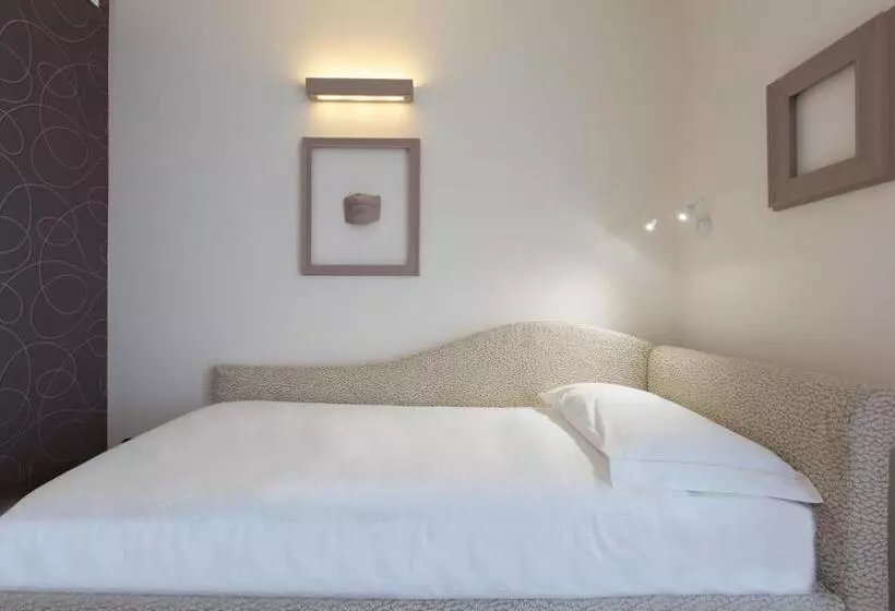レイクビュースタンダードルーム, Al Campanile   Luxury Suites & Apartments