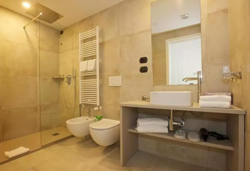 キングサイズベッドのスタンダードルーム, Al Campanile   Luxury Suites & Apartments