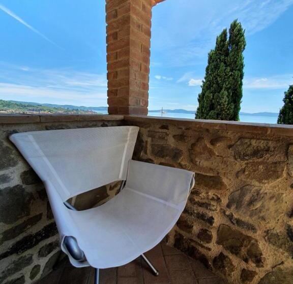 2 Bedrooms Apartment Lake View, Antico Casale Tiravento