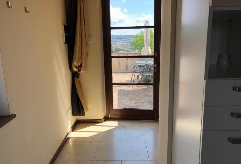 דירת חדר עם טרסה, Antico Casale Tiravento