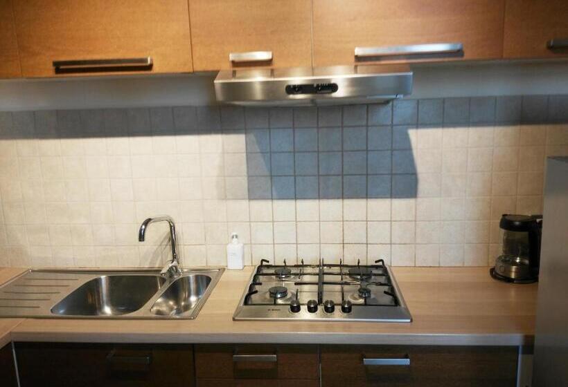 2 Bedrooms Apartment Lake View, Antico Casale Tiravento