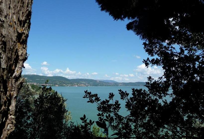2 Bedrooms Apartment Lake View, Antico Casale Tiravento