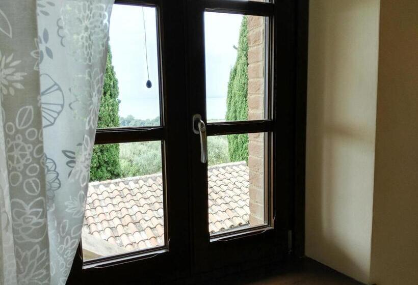 2 Bedrooms Apartment Lake View, Antico Casale Tiravento