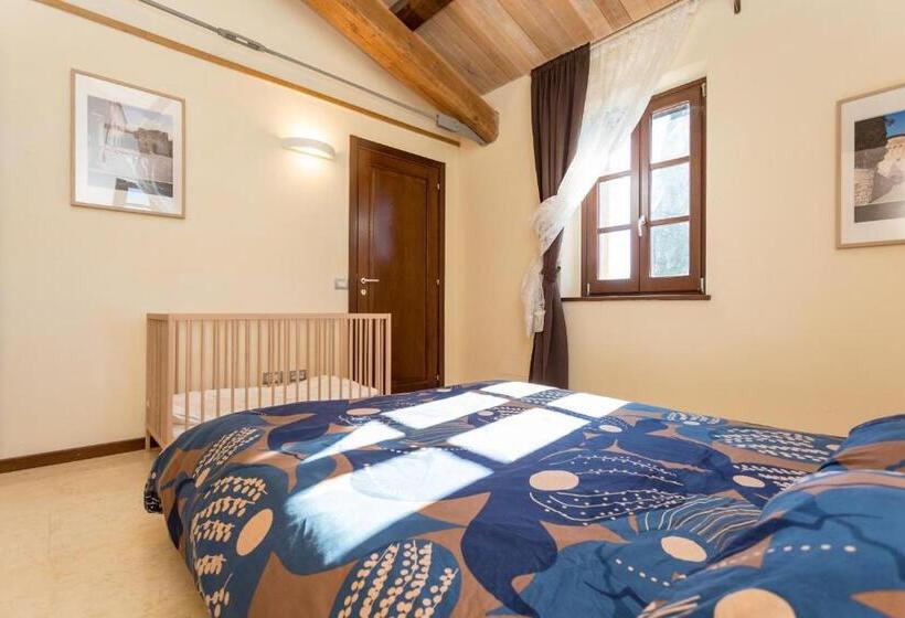 2 Bedrooms Apartment Lake View, Antico Casale Tiravento
