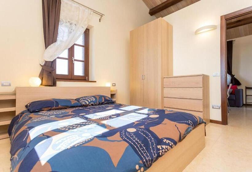 2 Bedrooms Apartment Lake View, Antico Casale Tiravento