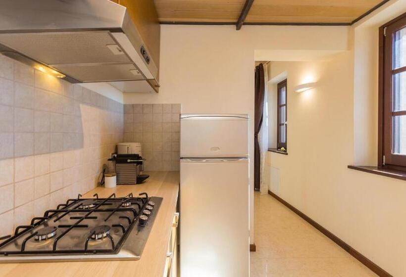 آپارتمان 1 خوابه با بالکن, Antico Casale Tiravento