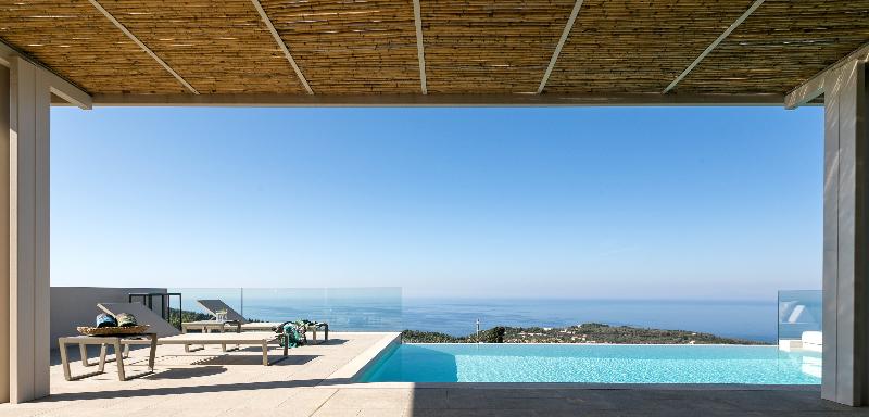 전용 풀장 스위트, Artblue Villas