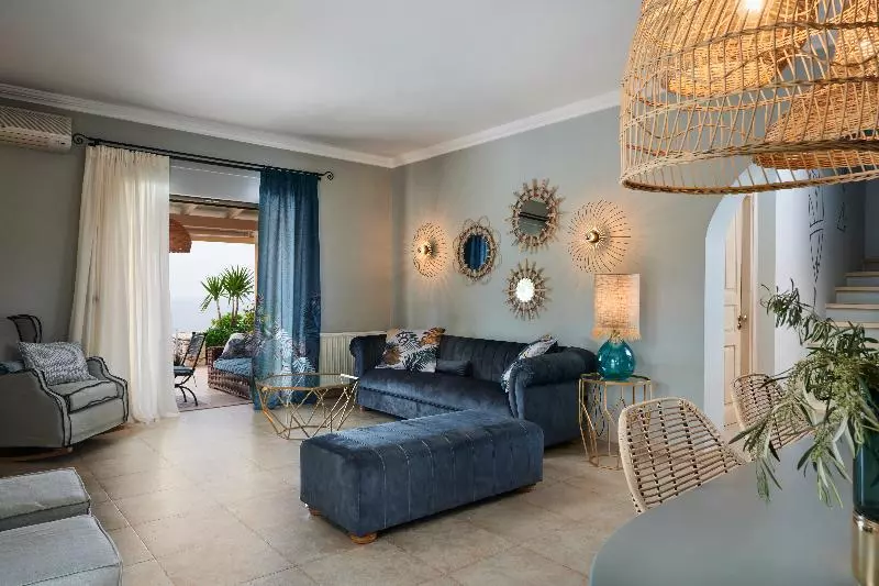 プール付き１ベッドルームヴィラ, Artblue Villas