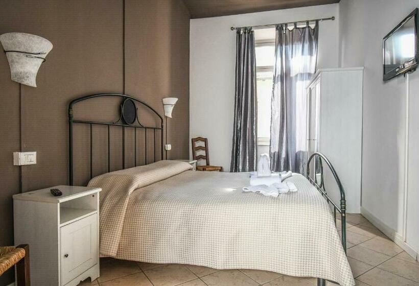 اتاق استاندارد با سرویس بهداشتی مشترک, Stop & Sleep Bergamo