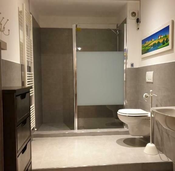 اتاق استاندارد با سرویس بهداشتی مشترک, Stop & Sleep Bergamo