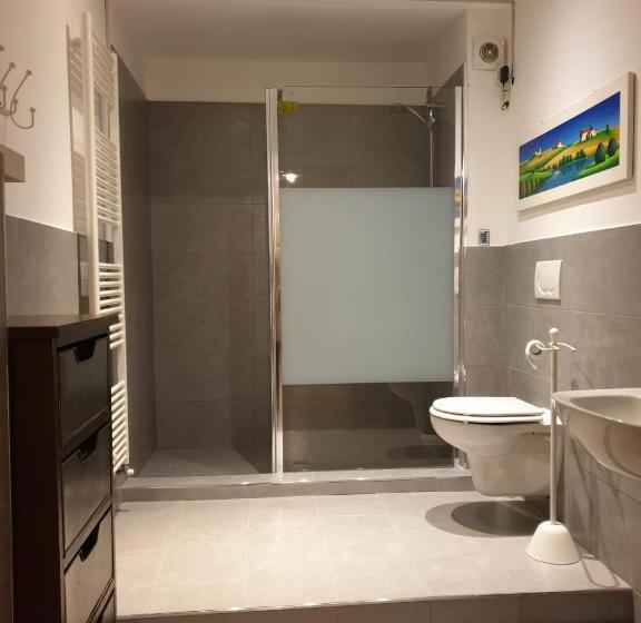 اتاق استاندارد سه تخته با سرویس بهداشتی مشترک, Stop & Sleep Bergamo