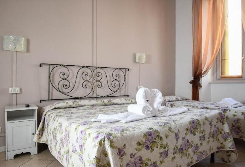 اتاق استاندارد سه تخته با سرویس بهداشتی مشترک, Stop & Sleep Bergamo