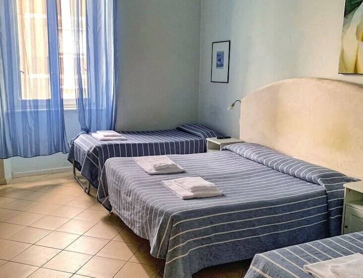 اتاق استاندارد چهارنفره با سرویس بهداشتی مشترک, Stop & Sleep Bergamo