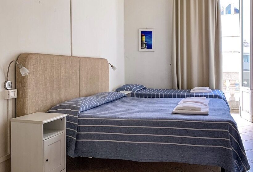 اتاق استاندارد چهارنفره با سرویس بهداشتی مشترک, Stop & Sleep Bergamo