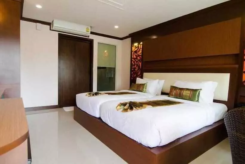 Deluxe Room Pool View