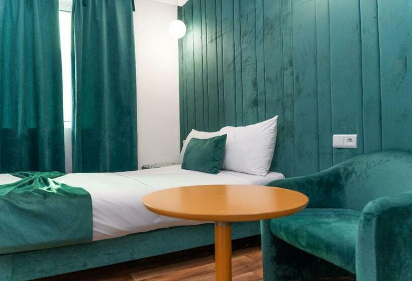 标准单人间, Colisee