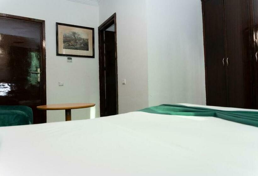 标准单人间, Colisee