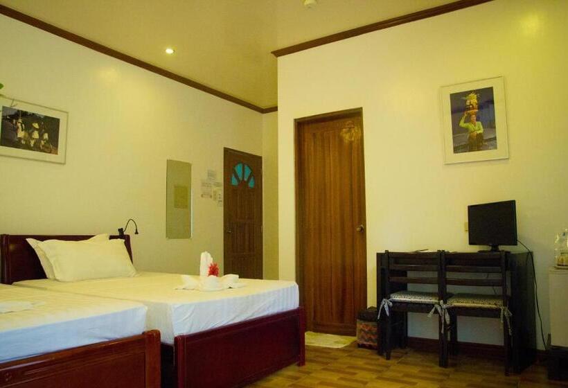 Quarto deluxe, Divegurus Boracay Beach Resort