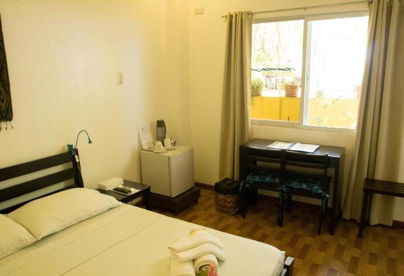 Quarto deluxe, Divegurus Boracay Beach Resort