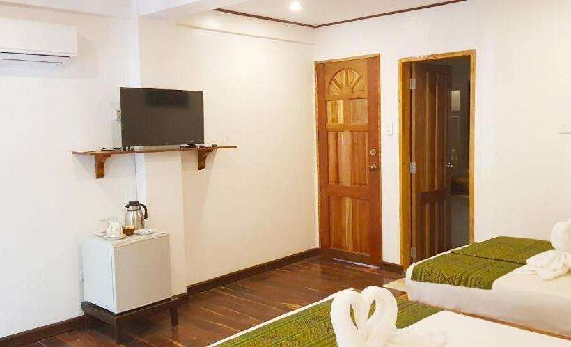 Quarto Familiar Deluxe, Divegurus Boracay Beach Resort