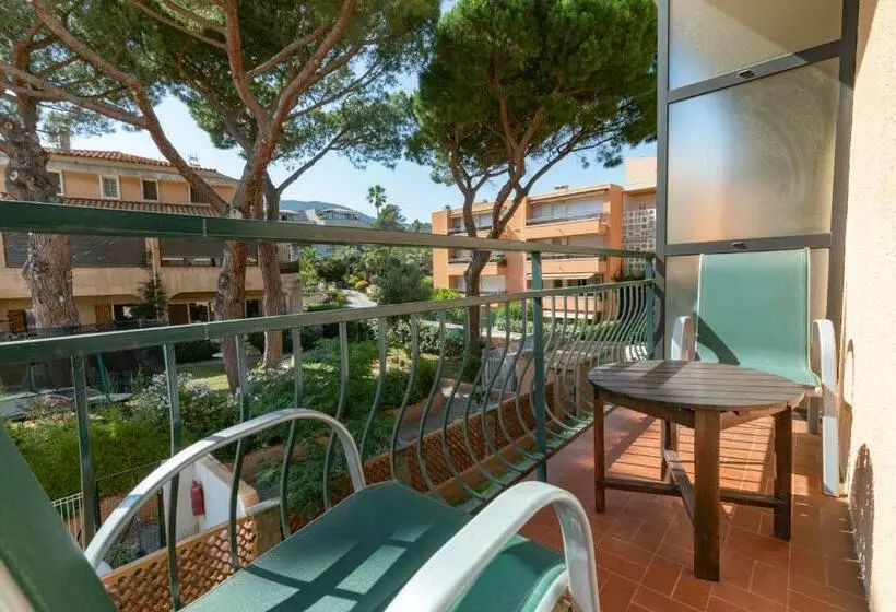 Standard Room Garden View, Hôtel Les Alizés
