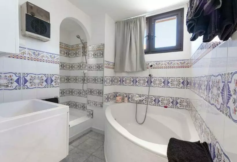 Standard Triple Room Sea View, Hôtel Les Alizés