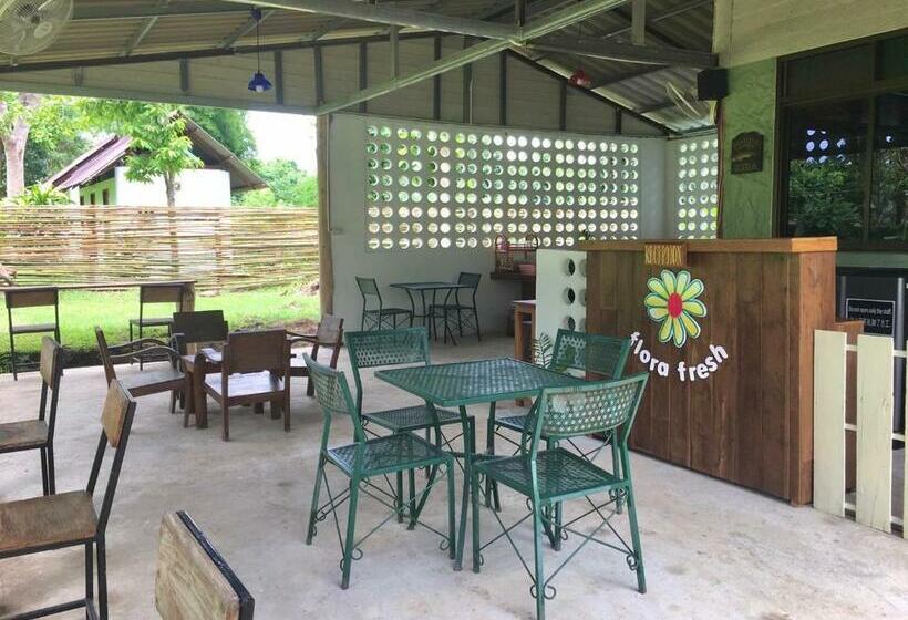 غرفة قياسية, Pai Flora Resort