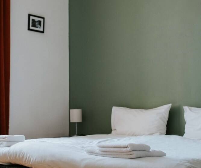 اتاق استاندارد, Rooms And Suites At Bookinn B&b