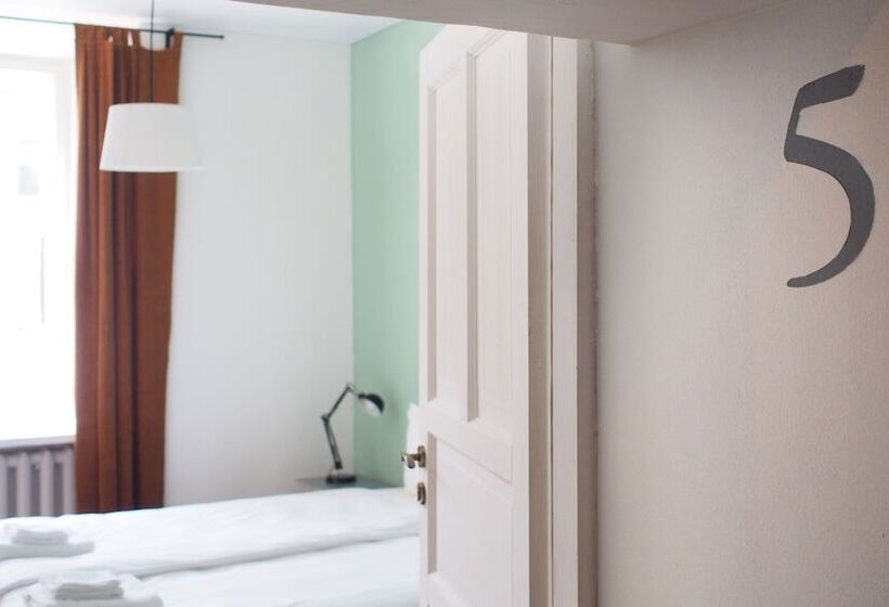 اتاق استاندارد, Rooms And Suites At Bookinn B&b