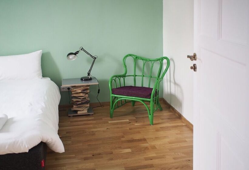 اتاق استاندارد, Rooms And Suites At Bookinn B&b