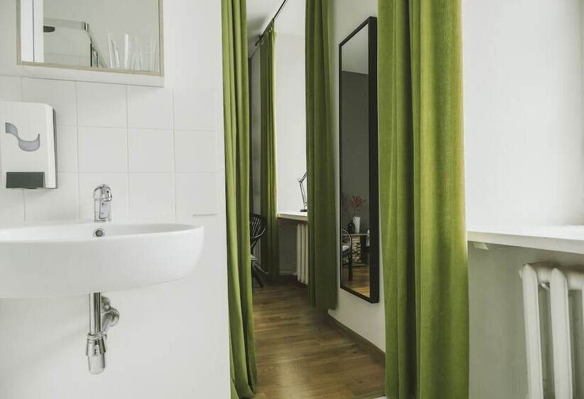 اتاق استاندارد, Rooms And Suites At Bookinn B&b