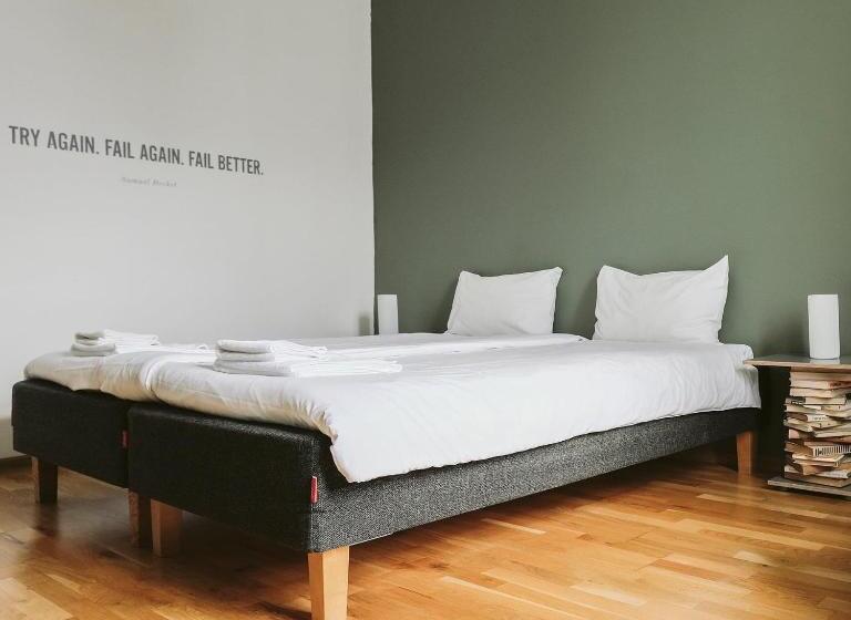 اتاق استاندارد, Rooms And Suites At Bookinn B&b