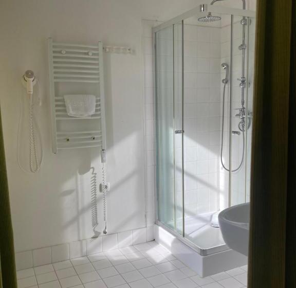 اتاق استاندارد, Rooms And Suites At Bookinn B&b