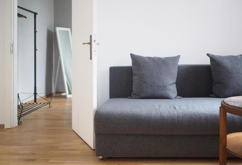 اتاق خانوادگی, Rooms And Suites At Bookinn B&b