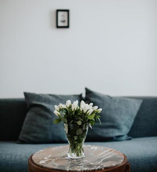 اتاق خانوادگی, Rooms And Suites At Bookinn B&b