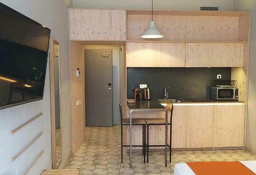 استودیوی سوپریور, Casa Abamita