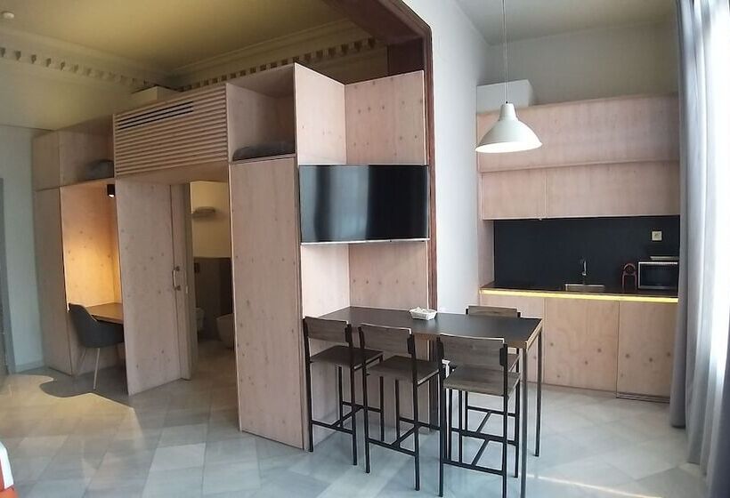 استودیو خانوادگی, Casa Abamita