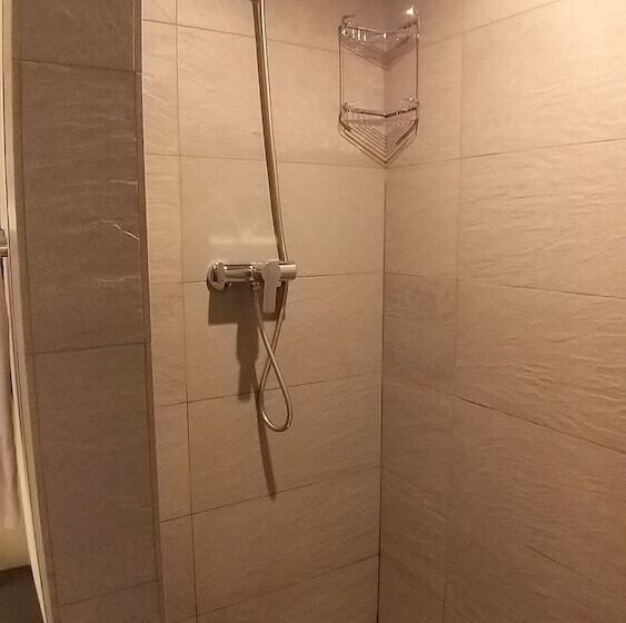 استودیو خانوادگی, Casa Abamita