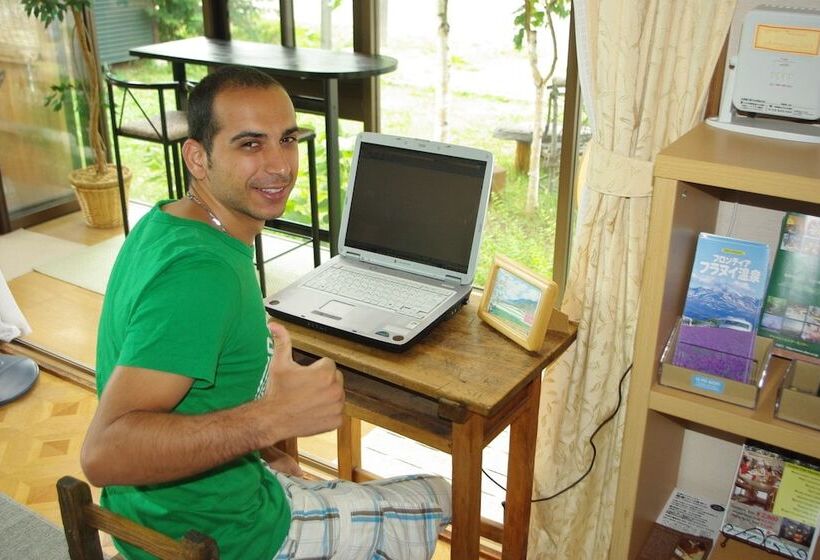 חדר סטנדרט, Akane Yado