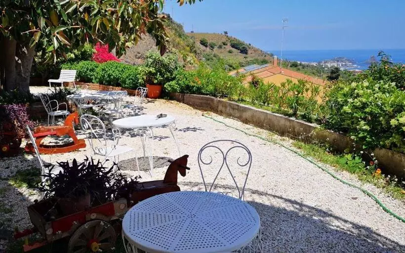 Economy-huone Merinäkymä, Pupi Catania Etna B&b