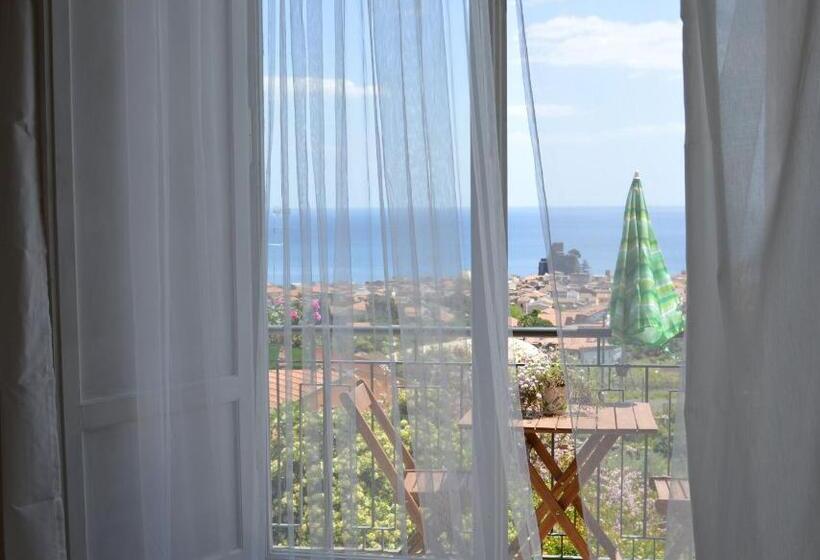 Номер Комфорт Вид на Море, Pupi Catania Etna B&b